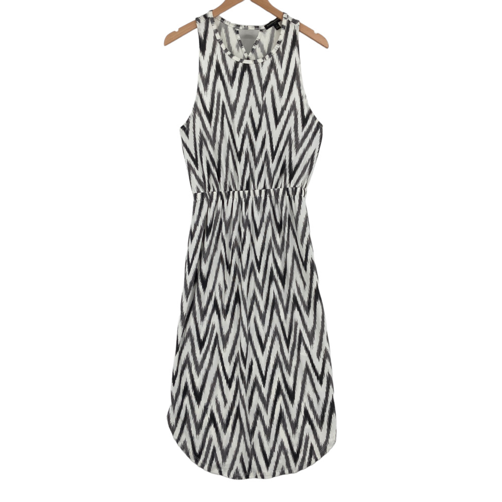 Banana Republic Tank Sheath Dress Womens Small White Black Chevron Sleeveless